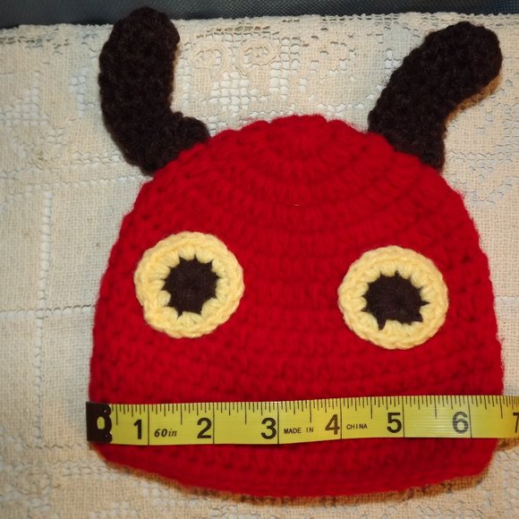 Hand crafted knitted baby hat hungry hungry caterpillar - Picture 3 of 6